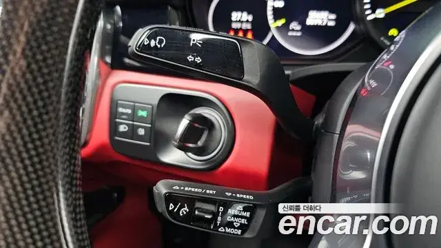 Porsche Cayenne 2022 — Photo 7/36