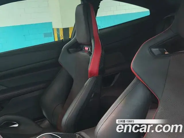 BMW M4 2025 — ფოტო 8/10