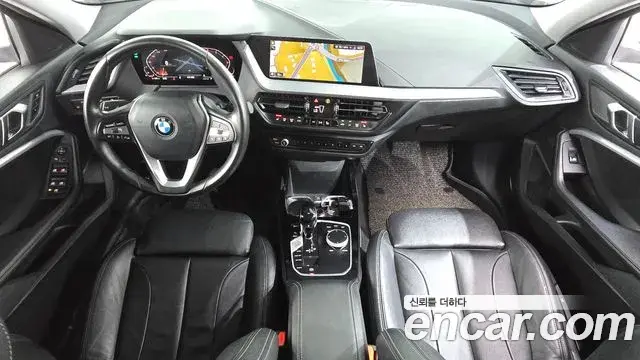 BMW 1 Series 2022 — Şəkil 6/30