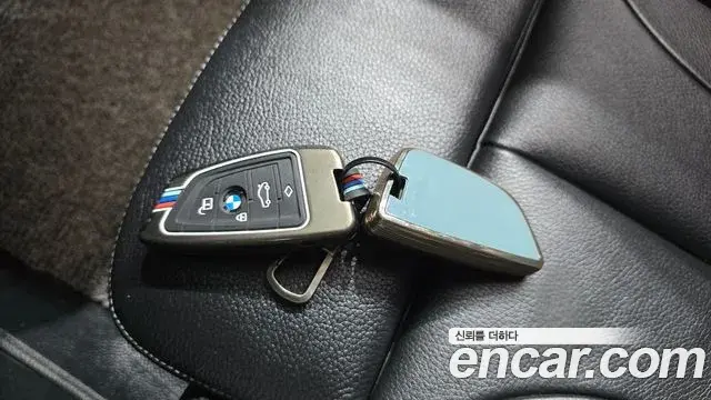 BMW 1 Series 2022 — Şəkil 12/30