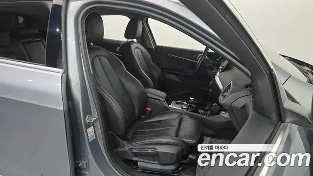 BMW 1 Series 2022 — Şəkil 15/30