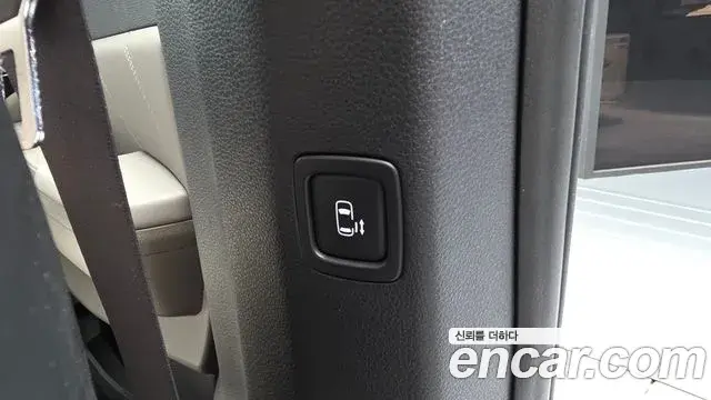 Kia Carnival 2025 — Şəkil 28/42