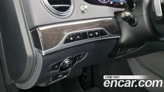 Mercedes-Benz S-Class 2018 — Photo 36/38