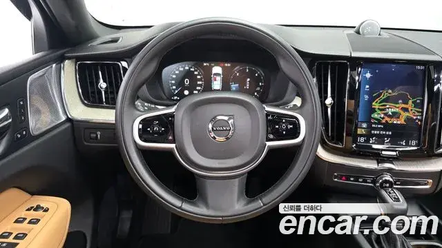 Volvo XC60 2018 — Фото 12/20