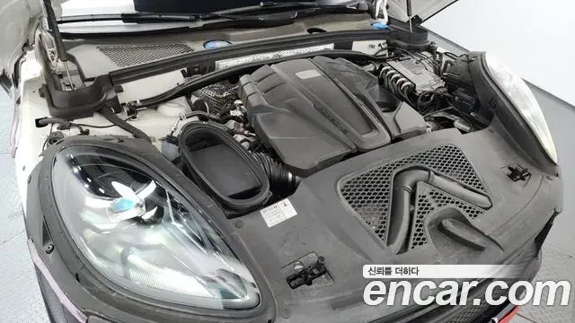 Porsche Macan 2020 — Şəkil 1/34