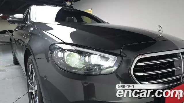 Mercedes-Benz E-Class 2021 — Şəkil 30/35