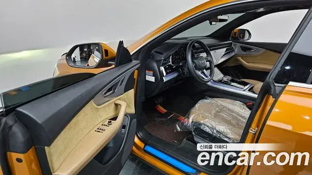 Audi Q8 2021 — Şəkil 17/20
