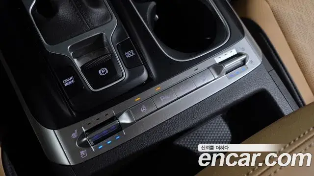 Kia Carnival 2022 — Photo 18/20