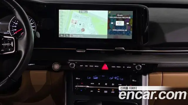 Kia Carnival 2022 — Photo 19/20