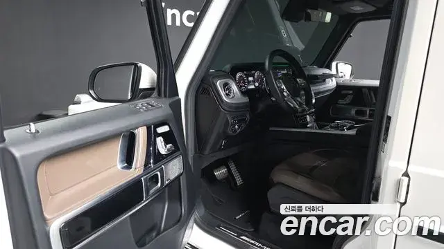 Mercedes-Benz G-Class 2020 — Photo 17/20