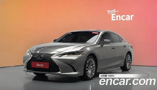 Lexus ES300h 2021 — Şəkil 1/31
