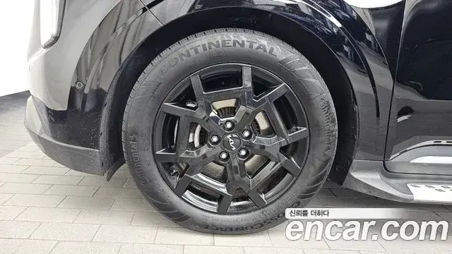 Kia Carnival 2024 — ფოტო 19/39