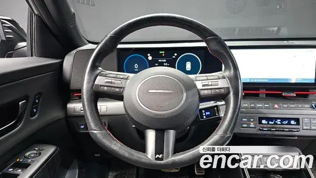 Hyundai Kona 2023 — Фото 13/20