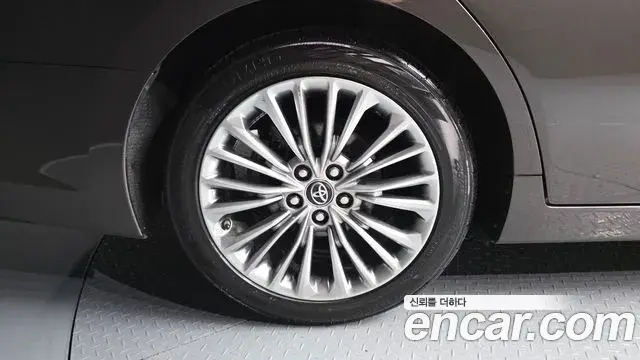 Toyota Avalon 2019 — Şəkil 21/31