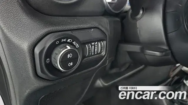 Jeep Wrangler 2021 — ფოტო 7/31