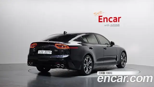 Kia Stinger 2018 — Фото 1/20