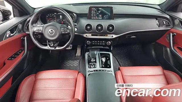 Kia Stinger 2018 — Фото 6/20
