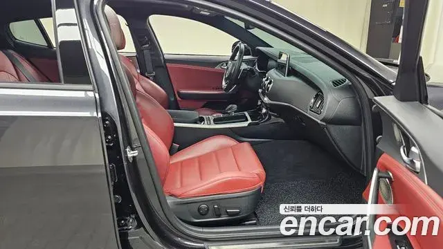 Kia Stinger 2018 — Photo 23/34