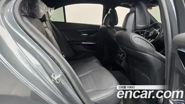 Mercedes-Benz C-Class 2025 — Фото 11/20