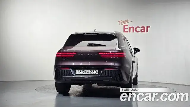 Genesis GV70 2021 — ფოტო 18/20