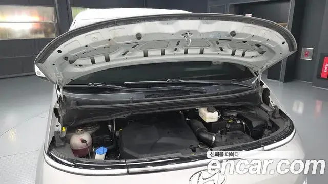 Hyundai Staria 2022 — Photo 6/20