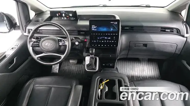 Hyundai Staria 2022 — Photo 7/20