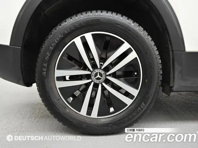 Mercedes-Benz GLB-Class 2021 — Şəkil 4/20