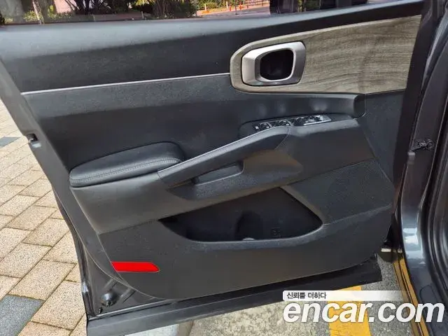 Kia Sorento 2021 — Photo 5/20