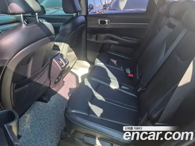 Kia Sorento 2021 — Photo 7/20