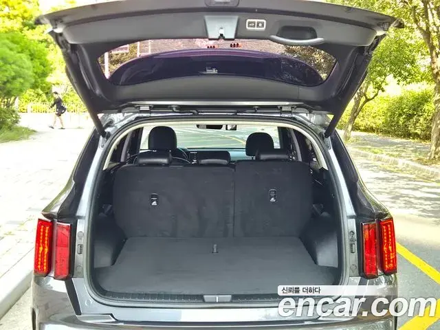 Kia Sorento 2021 — Photo 8/20