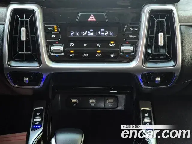 Kia Sorento 2021 — Photo 15/20