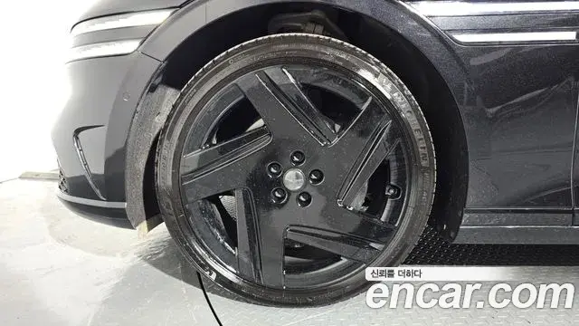 Genesis G90 2025 — Photo 22/33
