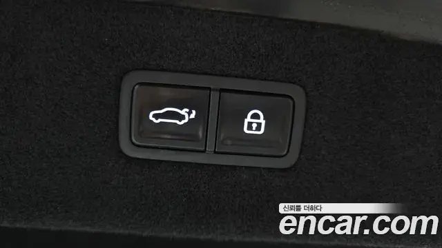 Genesis G90 2025 — Photo 2/33