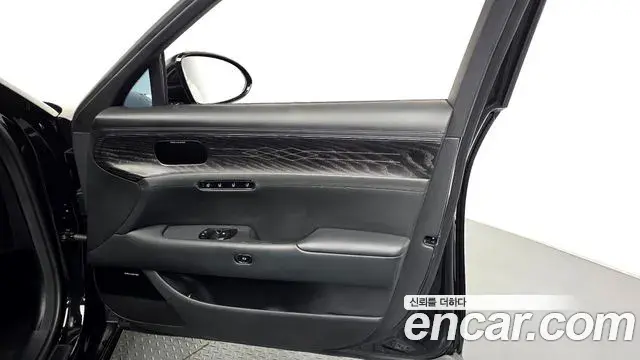 Genesis G90 2025 — Photo 33/33