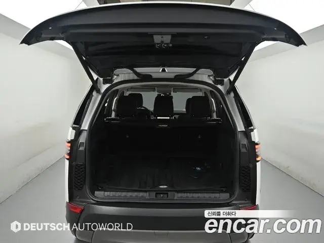Land Rover Discovery 5 2019 — ფოტო 19/20