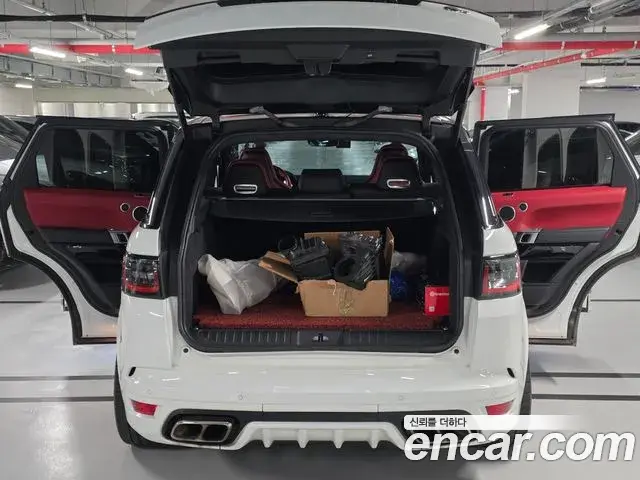 Land Rover Range Rover Sport 2018 — ფოტო 14/19