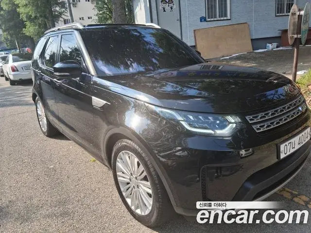 Land Rover Discovery 5 2018 — Photo 18/20