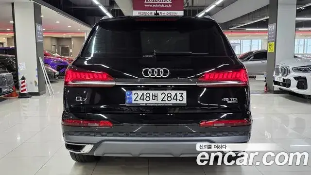 Audi Q7 2023 — Фото 6/19