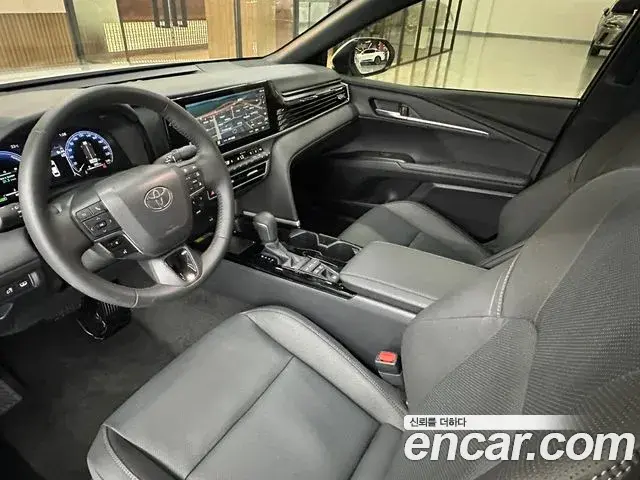 Toyota Camry 2025 — Şəkil 2/19