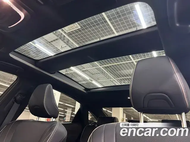 Toyota Crown Crossover 2024 — Photo 8/20