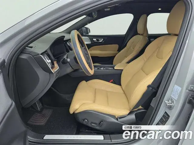 Volvo V60 Cross Country 2024 — Photo 11/20