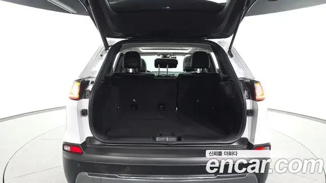 Jeep Cherokee 2021 — Şəkil 20/33