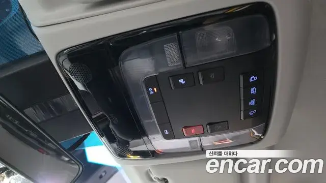 Hyundai Staria 2025 — ფოტო 17/34