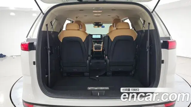 Kia Carnival 2023 — Фото 20/20