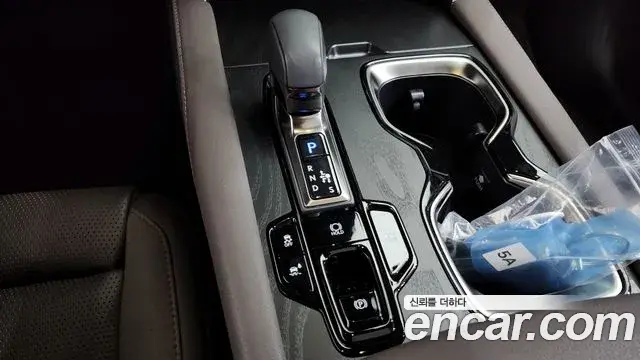Lexus RX350h 2024 — Photo 25/36