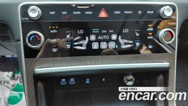Genesis GV80 2023 — ფოტო 30/33