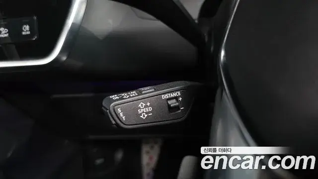Audi A6 2020 — ფოტო 29/38