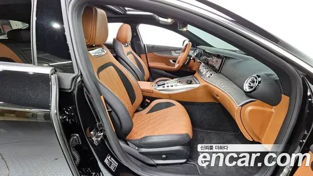 Mercedes-Benz AMG GT 2024 — Photo 3/31