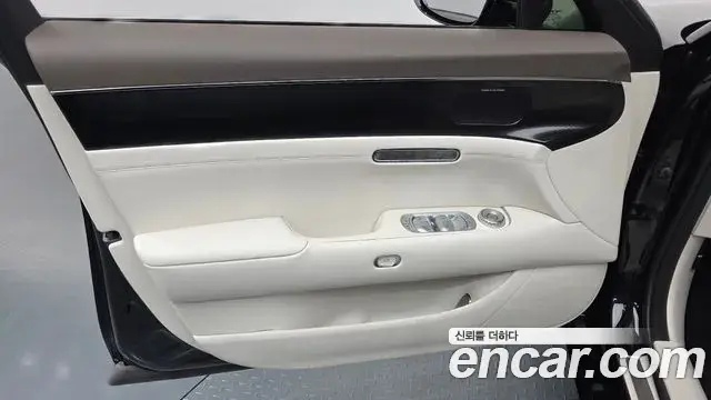Genesis G90 2022 — Photo 1/39