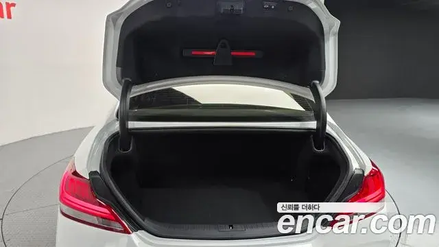 Genesis G70 2019 — ფოტო 5/20